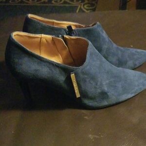 Calvin Klein Sz 6 Jeanna shooties